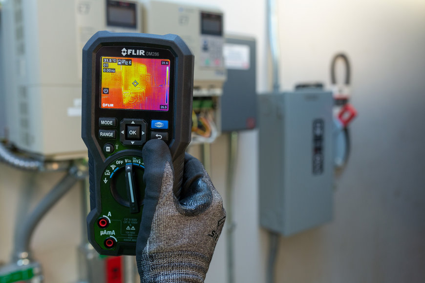 Teledyne FLIR wprowadza na rynek multimetr DM286 Infrared Guided Measurement oraz mierniki cęgowe CM57-2 i CM85-2